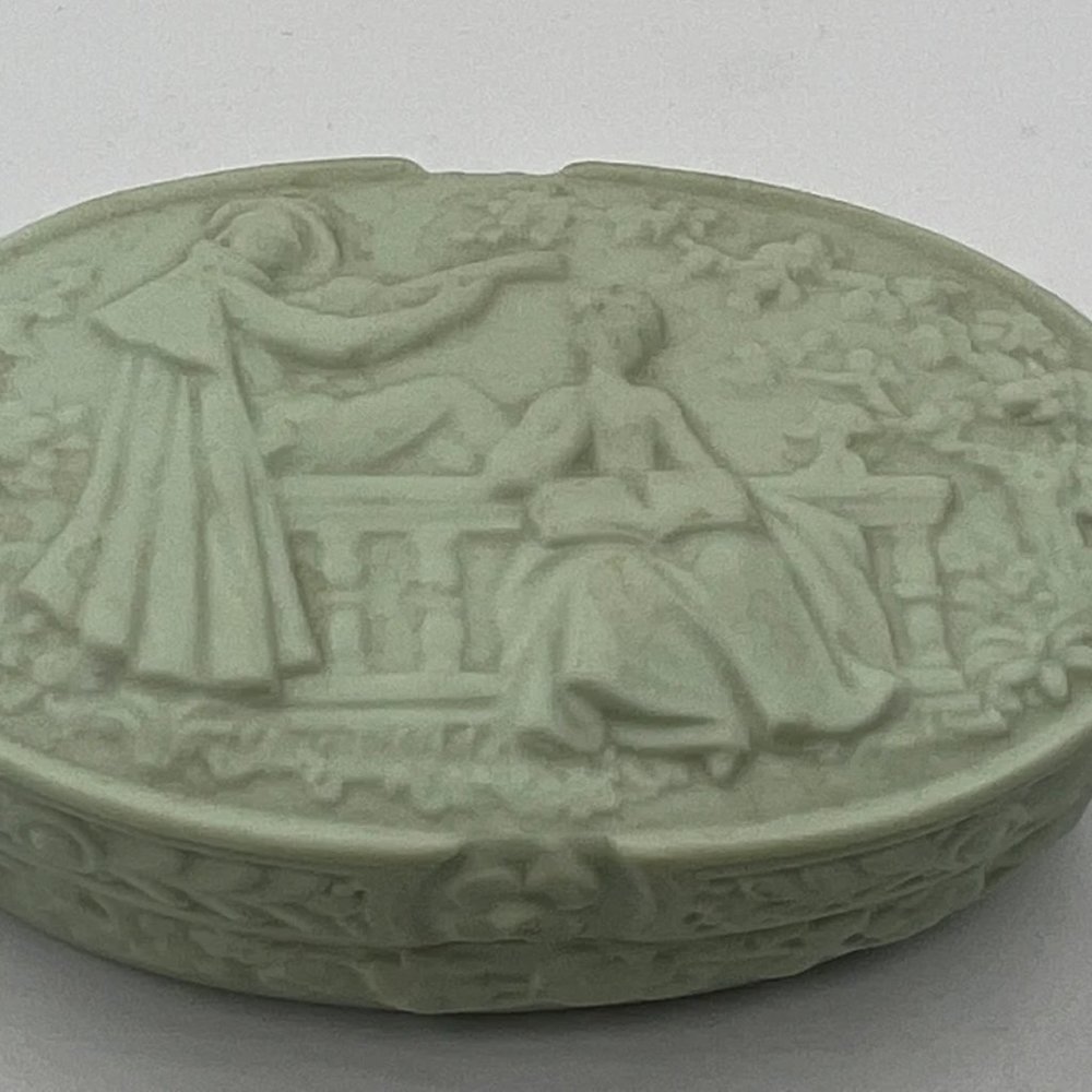 Lladro 5267 Oval Box Decorated" miniature trinket box.